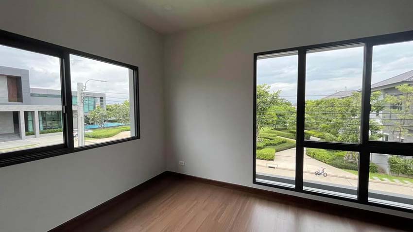 House with Shared Pool in Bangnatrad 